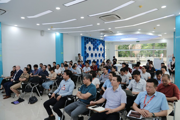 Các khách mời, lãnh đạo, giảng viên tham gia hội thảo. Anh2.jpg
