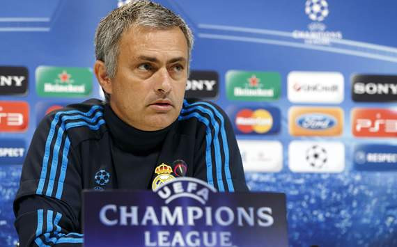 Mourinho rất biết cách khiêu chiến với giới truyền thông Mourinho rất biết cách khiêu chiến với giới truyền thông