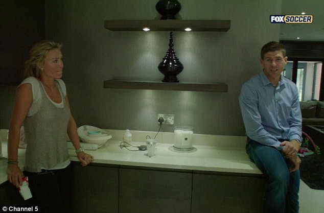 Gerrard cùng vợ Alex Curran