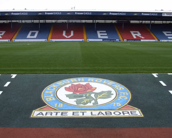 BXH 20 SVĐ Premier League: Old Trafford xách dép Etihad & Emirates ảnh 3