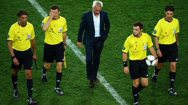Quit (đào thoát): Những cuộc đào thoát khỏi băng ghế chỉ đạo diễn ra rất nhiều sau EURO 2012. Điển hình là Slaven Bilić, Dick Advocaat, Blanc và Van Marwijk. Quit (đào thoát): Những cuộc đào thoát khỏi băng ghế chỉ đạo diễn ra rất nhiều sau EURO 2012. Điển hình là Slaven Bilić, Dick Advocaat, Blanc và Van Marwijk.
