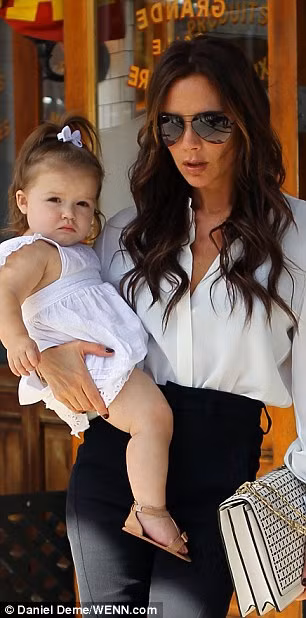 hơn những kiểu tóc cũ của bé nhiều