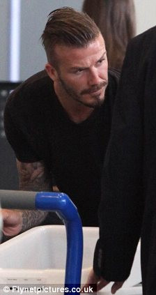 Vẫn với kiểu nam tính và khá dữ dằn...