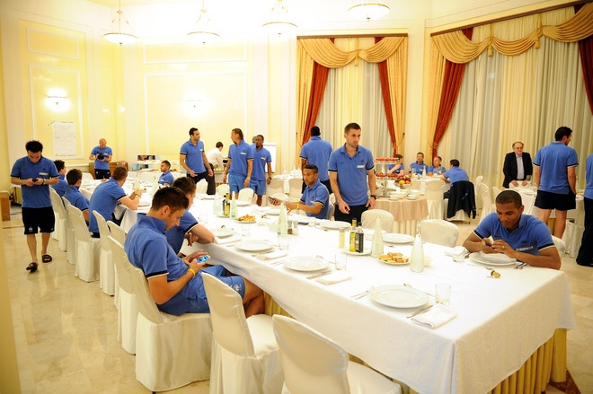 Tất cả đều chung cảm giác sốt ruột Tất cả đều chung cảm giác sốt ruột