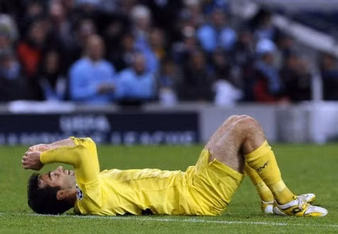 ... khi chấn thương cứ vây lấy anh?