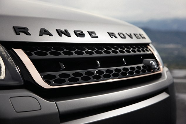 Không lạ khi Ranger Rover luôn là dòng xe ưa thích nhà Beckham