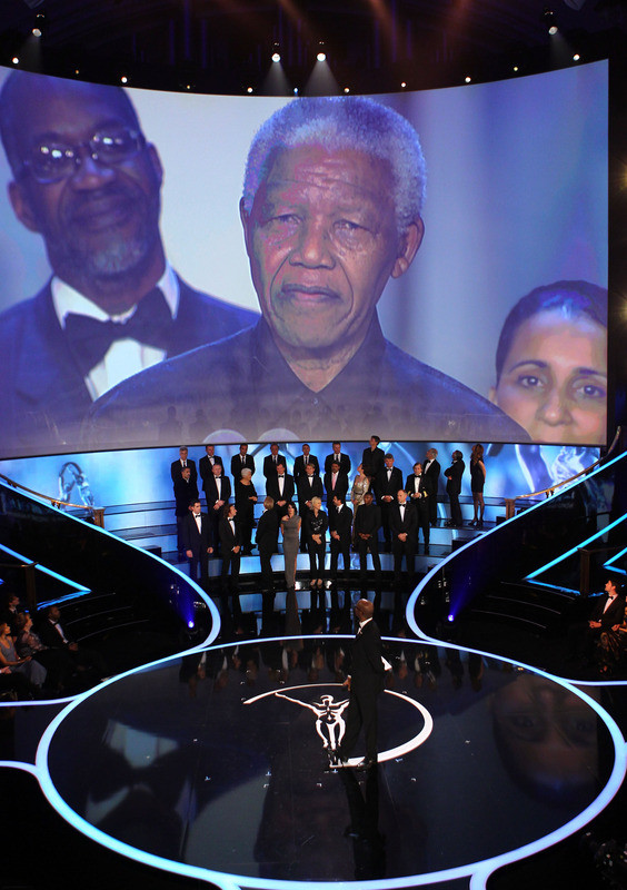 Cựu tổng thống Nam Phi, Nelson Mandela cũng xuất hiện trong đêm trao giải