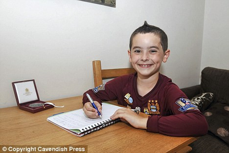 Chú là Bailey McColgan, đến từ vùng Wythenshawe, thành phố Manchester