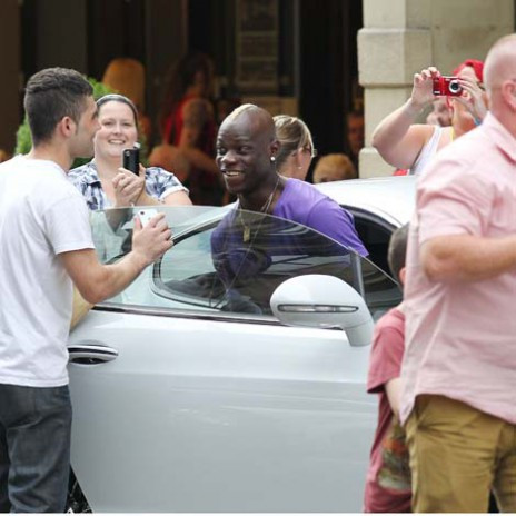 Với Balotelli, đời luôn đẹp Với Balotelli, đời luôn đẹp