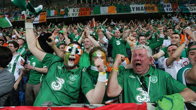 Ireland: Đây là đội bóng chơi tệ nhất giải với 0 điểm, ghi vẻn vẹn 1 bàn và thủng lưới đến 9 lần. Nhưng ngược lại, CĐV của họ lại được bầu là để lại nhiều hình ảnh đẹp nhất. Ireland: Đây là đội bóng chơi tệ nhất giải với 0 điểm, ghi vẻn vẹn 1 bàn và thủng lưới đến 9 lần. Nhưng ngược lại, CĐV của họ lại được bầu là để lại nhiều hình ảnh đẹp nhất.