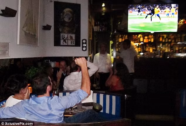 Sự bùng nổ có lẽ chỉ đến mỗi dịp họ chứng kiến ĐTQG quê nhà