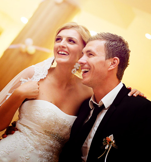 Dzeko rạng ngời trong lễ cưới Dzeko rạng ngời trong lễ cưới