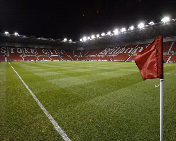 BXH 20 SVĐ Premier League: Old Trafford xách dép Etihad & Emirates ảnh 8