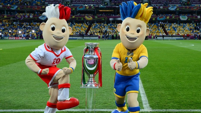 Mascots (linh vật): Linh vật của EURO 2012 là Slavek và Slavko Mascots (linh vật): Linh vật của EURO 2012 là Slavek và Slavko