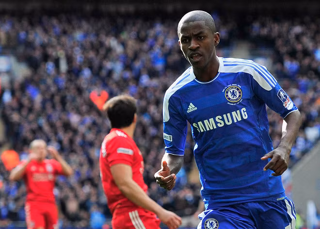 Ramires: Tiền vệ người Brazil này còn chơi xuất sắc hơn mùa trước, cùng với đó là những bàn thắng quan trọng