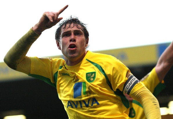 Grant Holt (Norwich): Với 15 bàn ở mùa này, Grant Holt là chân sút từ giải hạng dưới gây chú ý nhất. Thậm chí HLV Hodgson đang cân nhắc gọi anh vào ĐT Anh
