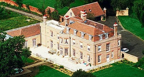 ... mua lại siêu biệt thự này? ... mua lại siêu biệt thự này?