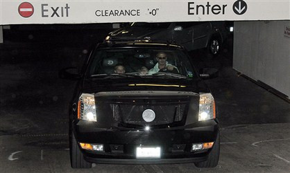 Chiếc Cadillac Escalade...