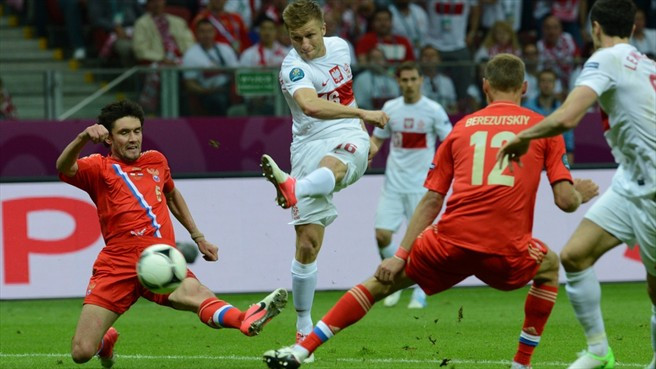 Błaszczykowski: Đây là người được các CĐV Ba Lan dán poster nhiều nhất suốt giải đấu mà họ là đồng chủ nhà. Błaszczykowski: Đây là người được các CĐV Ba Lan dán poster nhiều nhất suốt giải đấu mà họ là đồng chủ nhà.