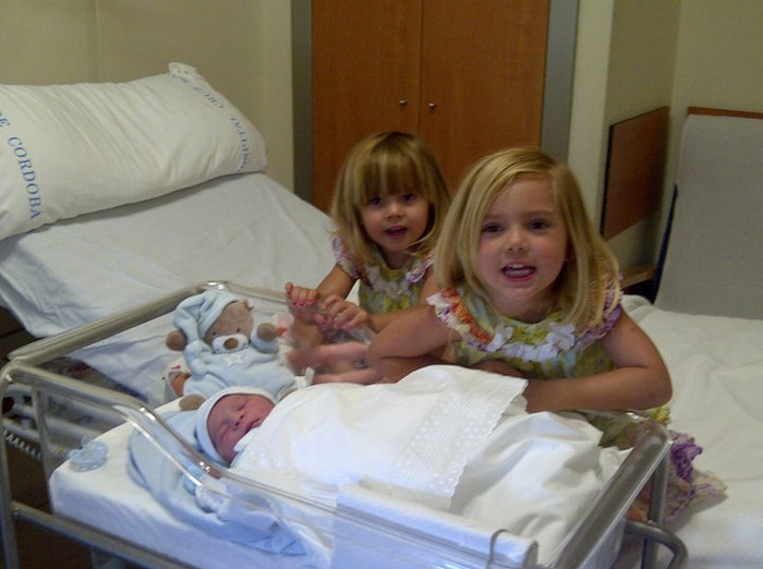 ... và đáng yêu về 3 thiên thần nhà Reina ... và đáng yêu về 3 thiên thần nhà Reina