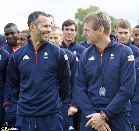 Tuyển Olympic Anh đang bận rộn chuẩn bị cho trận đánh mà họ đang dồn toàn sức