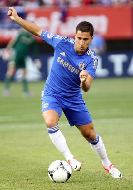 Về Chelsea, Eden sẽ có cơ hội tỏa sáng trong khi Thorgan sẽ phải tích lũy rất nhiều. Đó xem là là khác biệt hiếm hoi của cặp sao mai này, khác biệt ở tuổi tác.