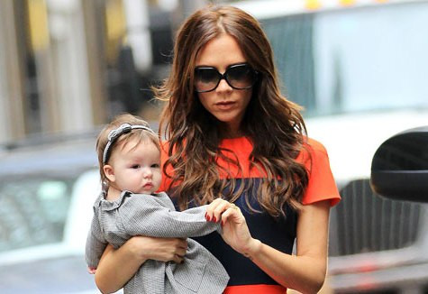 Victoria luôn biết cách giúp cô công chúa nhỏ của mình tỏa sáng Victoria luôn biết cách giúp cô công chúa nhỏ của mình tỏa sáng