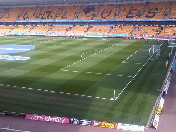 BXH 20 SVĐ Premier League: Old Trafford xách dép Etihad & Emirates ảnh 14