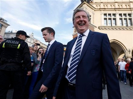 Ở Ba Lan, HLV Hodgson đã biết về tấm chân tình nơi quê nhà? Ở Ba Lan, HLV Hodgson đã biết về tấm chân tình nơi quê nhà?