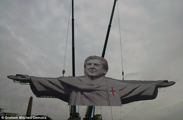 NHM Anh ví Hodgson là... Chúa NHM Anh ví Hodgson là... Chúa