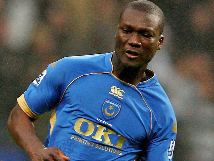 Trung vệ: Papa Bouba Diop Trung vệ: Papa Bouba Diop