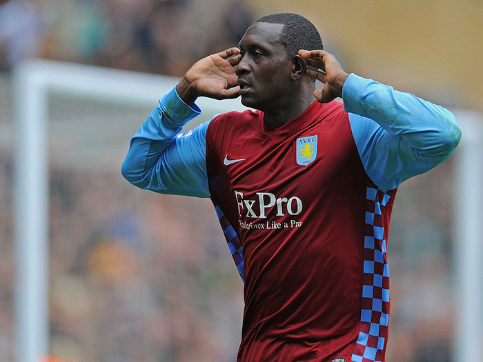 Tiền đạo: Emile Heskey Tiền đạo: Emile Heskey
