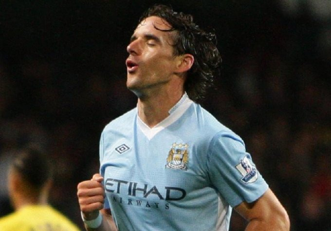 Tiền vê: Owen Hargreaves Tiền vê: Owen Hargreaves