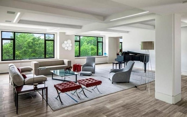 Giá thuê của nó mỗi tháng là 31.000 USD