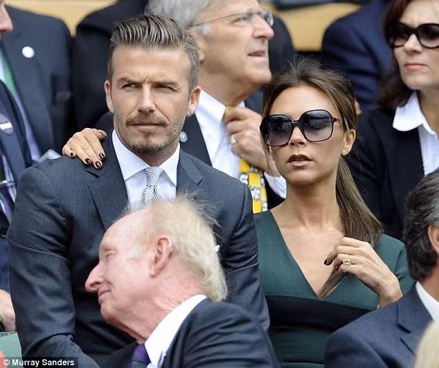 Xung quanh cặp đôi này là những nhân vật bề thế khác