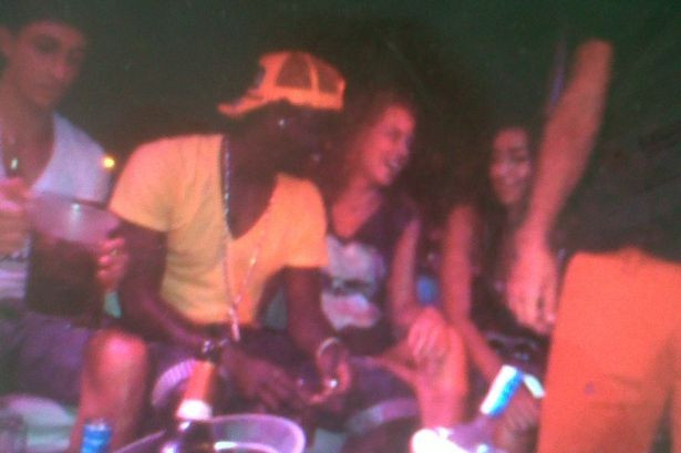 Rượu và gái thì có lẽ chẳng ai bằng Balotelli