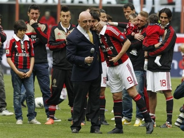 Adriano Galliani tri ân các công thần Milan Adriano Galliani tri ân các công thần Milan