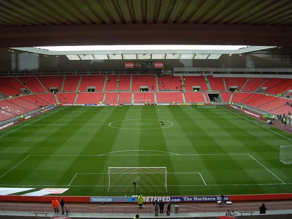 BXH 20 SVĐ Premier League: Old Trafford xách dép Etihad & Emirates ảnh 19