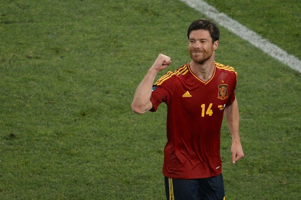 Tiền vệ trụ: Alonso (TBN). Không ai xứng đáng hơn Alonso ở vị trí này với một cú đúp. Alonso có thể nói là nhân vật xuất sắc nhất ở vòng tứ kết Tiền vệ trụ: Alonso (TBN). Không ai xứng đáng hơn Alonso ở vị trí này với một cú đúp. Alonso có thể nói là nhân vật xuất sắc nhất ở vòng tứ kết