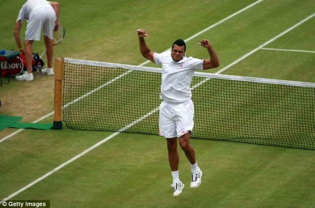 Hành động của Tsonga càng làm cho chiến thắng của anh (3-1) thêm đẹp Hành động của Tsonga càng làm cho chiến thắng của anh (3-1) thêm đẹp