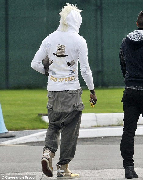 Chiếc áo có lẽ chỉ hợp với Balotelli