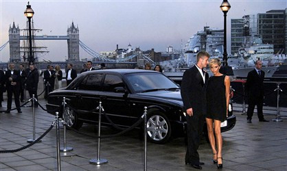 Chiếc Bentley Arnage thuở đầu yêu nhau của Beck-Vic