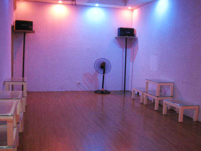 Phòng Karaoke trong phòng khách