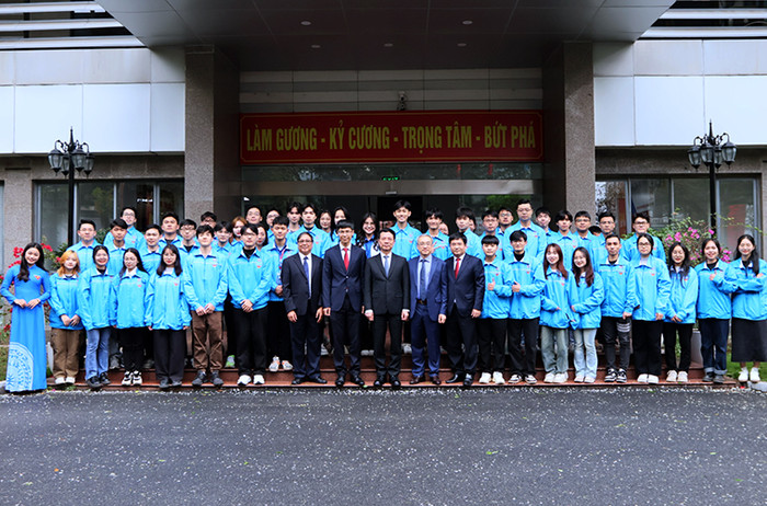 hoc-vien-buu-chinh-vien-thong-1 (1).jpg