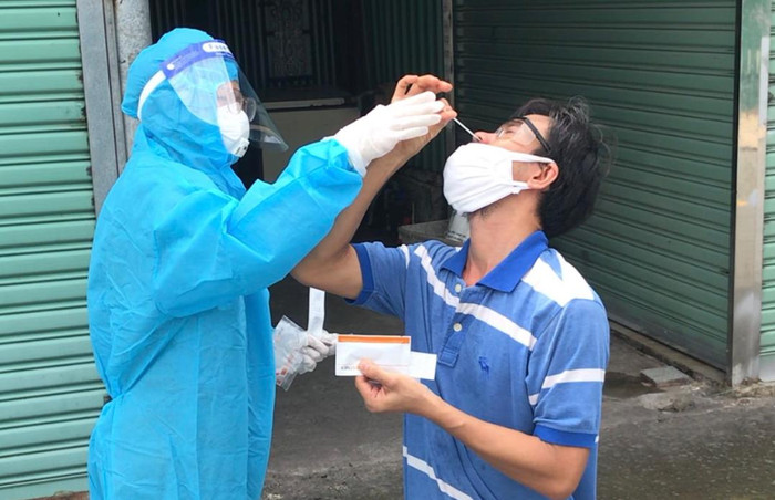 Phương hướng dẫn người dân tự lấy mẫu tại nhà. (Ảnh: NVCC) Phương hướng dẫn người dân tự lấy mẫu tại nhà. (Ảnh: NVCC)