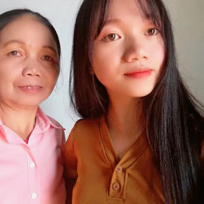 Với Hoàng Thị Ngọc, mẹ chính là nguồn động viên lớn nhất trong mỗi chặng đường học tập của mình. (Ảnh: NVCC) Với Hoàng Thị Ngọc, mẹ chính là nguồn động viên lớn nhất trong mỗi chặng đường học tập của mình. (Ảnh: NVCC)