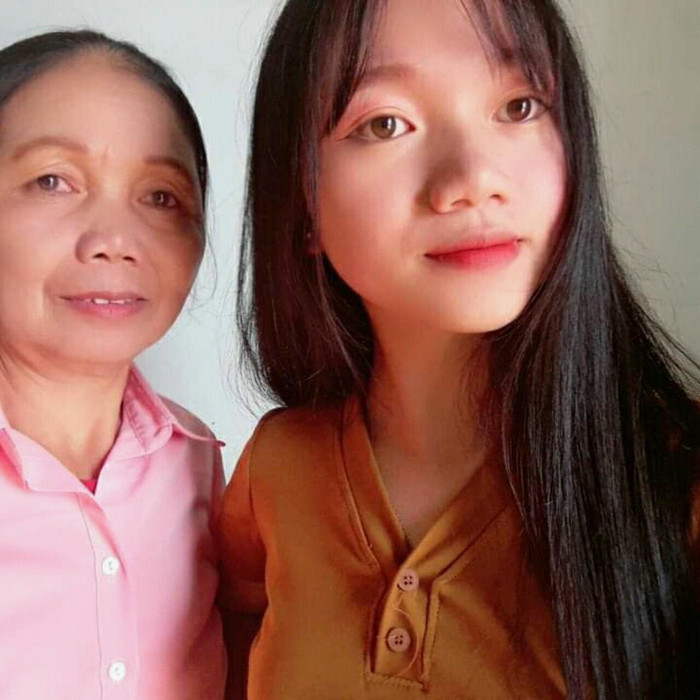 Với Hoàng Thị Ngọc, mẹ chính là nguồn động viên lớn nhất trong mỗi chặng đường học tập của mình. (Ảnh: NVCC) Với Hoàng Thị Ngọc, mẹ chính là nguồn động viên lớn nhất trong mỗi chặng đường học tập của mình. (Ảnh: NVCC)