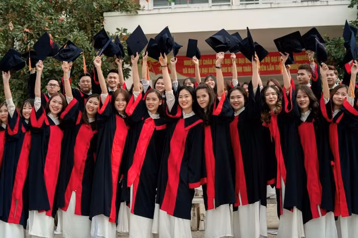 Phương Thảo cùng các bạn trong lớp. (Ảnh NVCC)