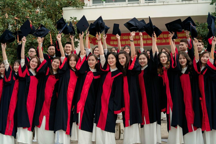 Phương Thảo cùng các bạn trong lớp. (Ảnh NVCC)