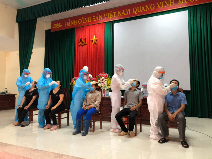 Tất cả cùng phụng sự tổ quốc.